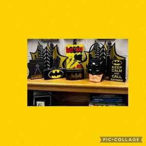 8 Batman decor pieces as shown in photos: 2 wall hangings, 2 metal pieces, and…